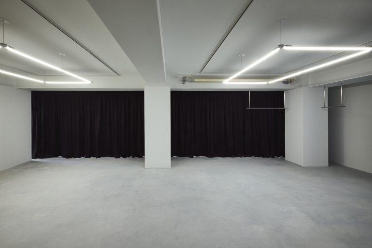 カーテンでの遮光が可能