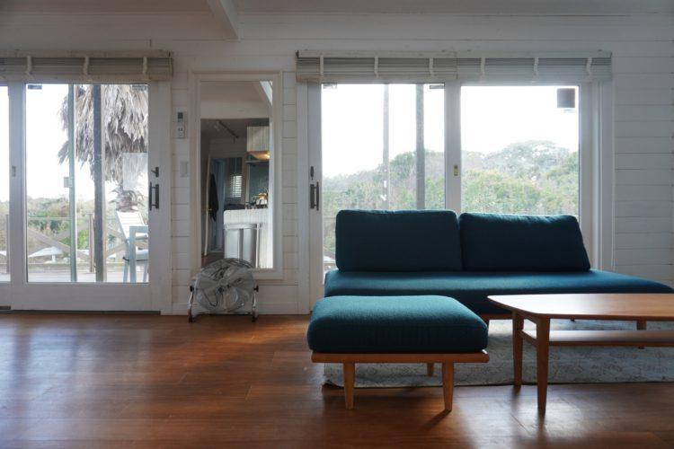 JF HOUSE / 1F キッチンからリビング・ダイニング側