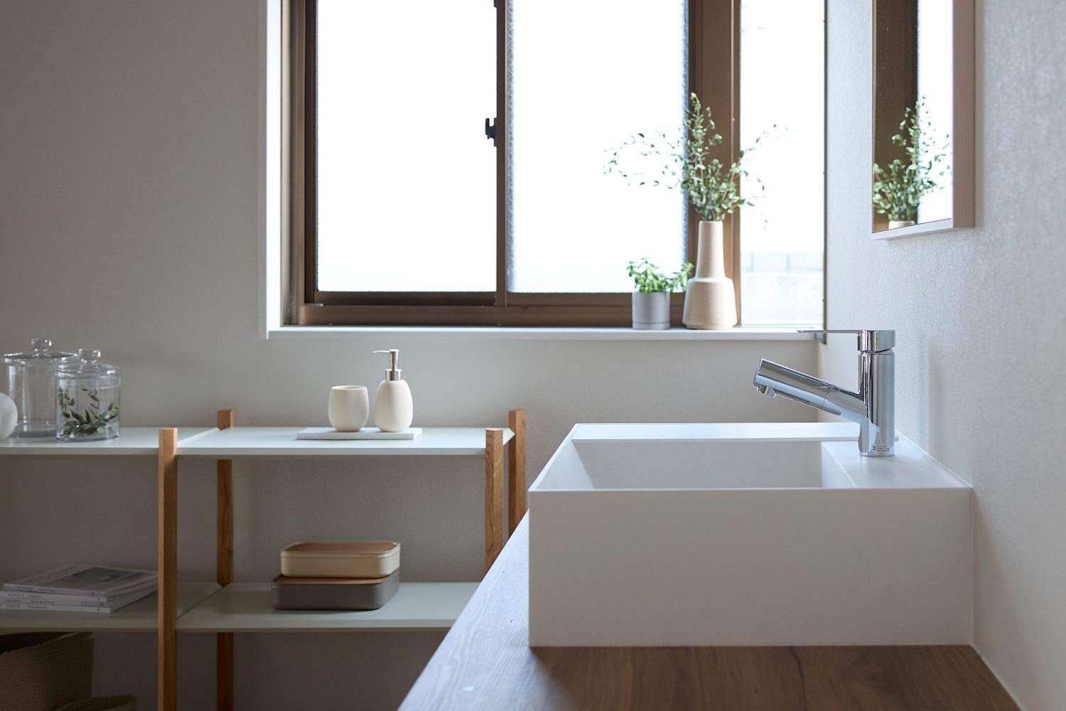 西側から入る光