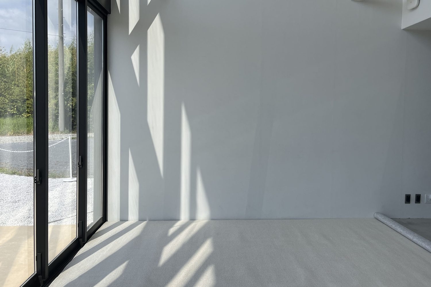 オフホワイトのラグ