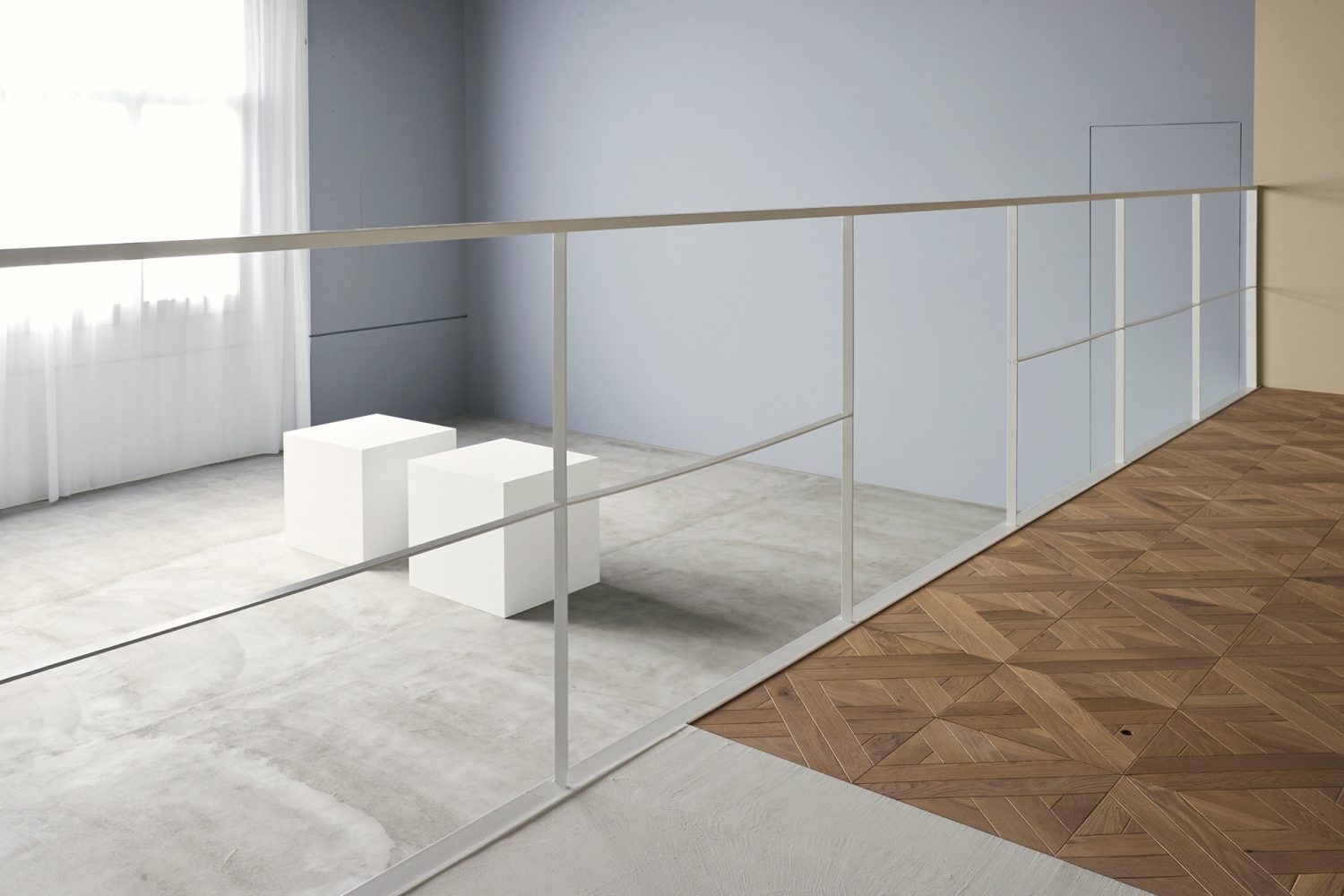 メザニンからの俯瞰撮影も