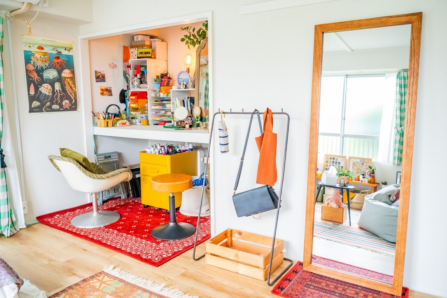 メイク台、ハンガーラック、姿見