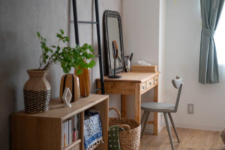 ナチュラルなプロップや家具