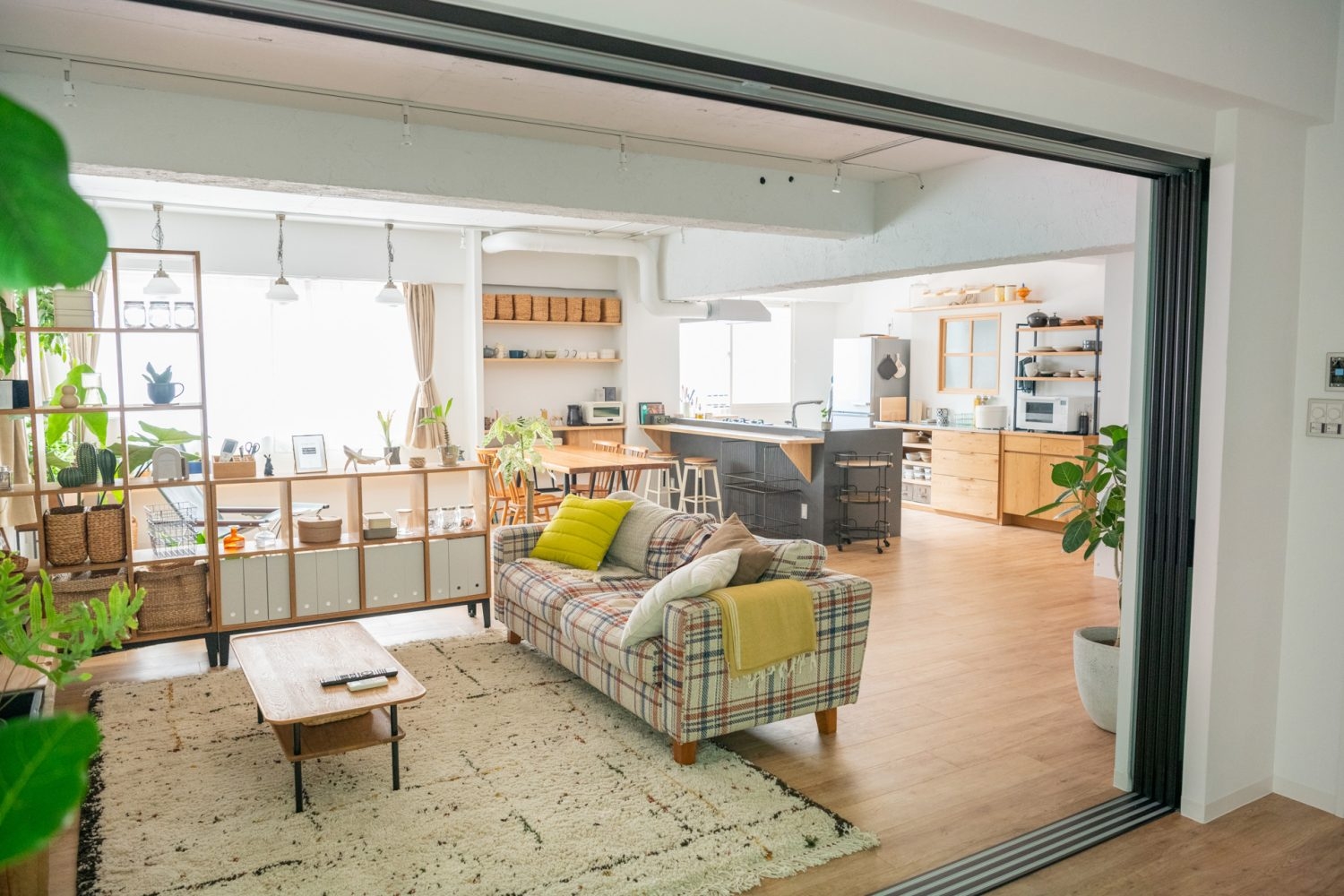 リビングからキッチン側