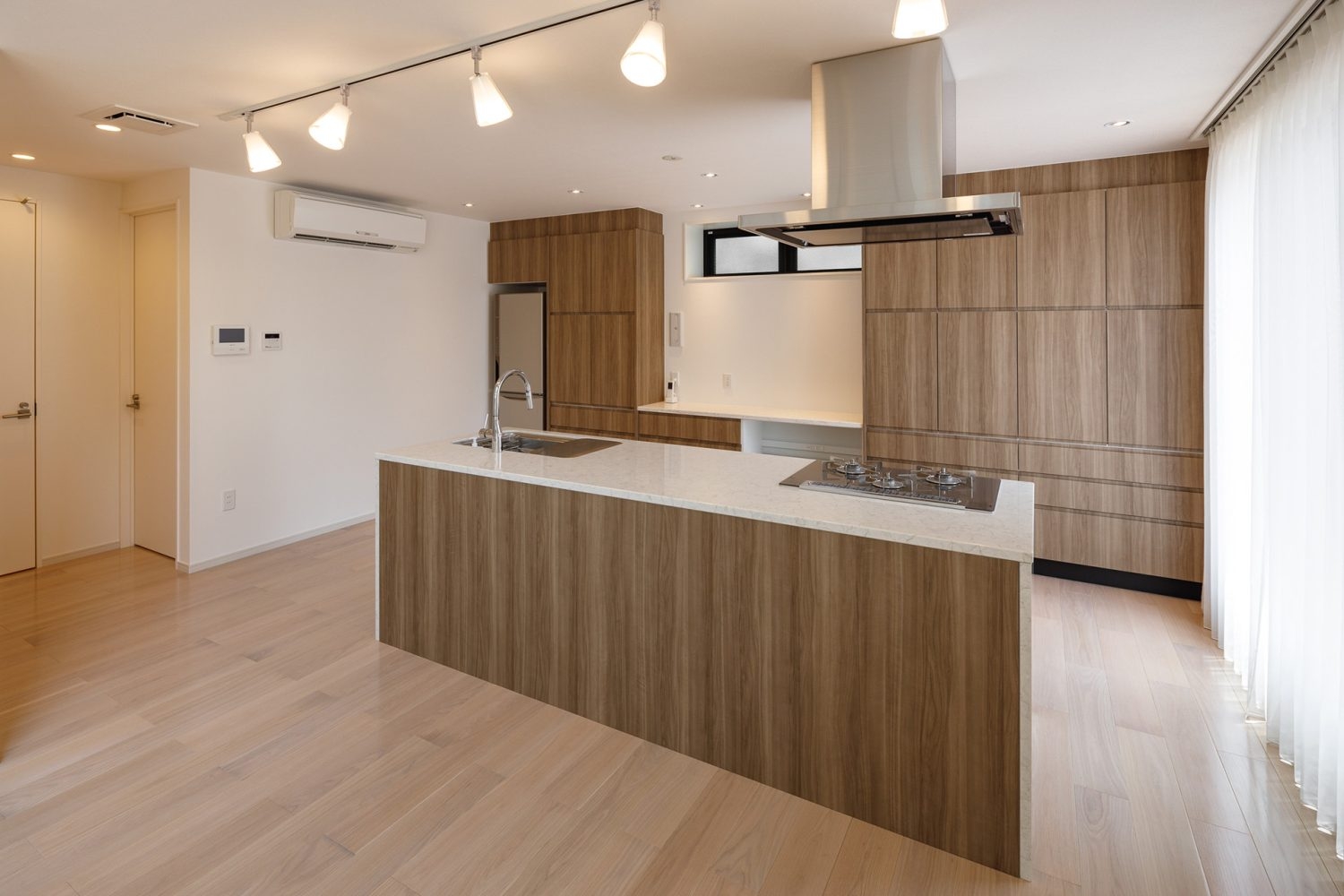 キッチンは複数人での調理にも便利な広さ