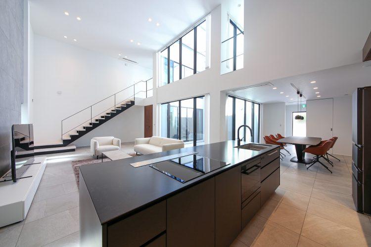 キッチン側から見たリビング