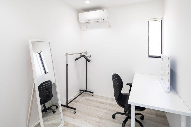 メイクルームにも豊富な備品をご用意