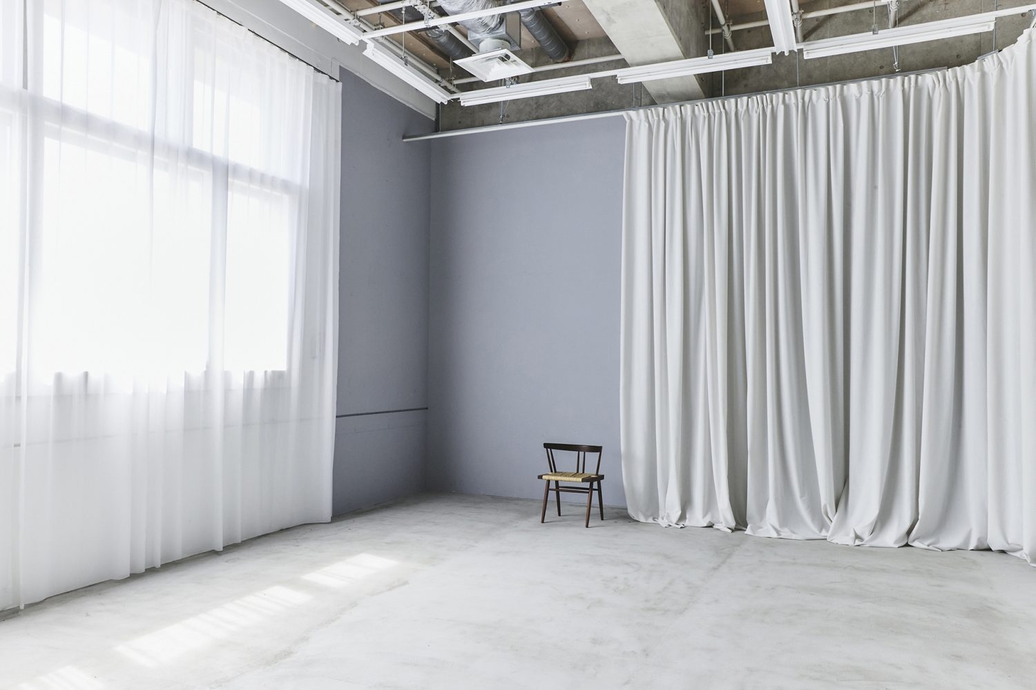 カーテンはラウンド型