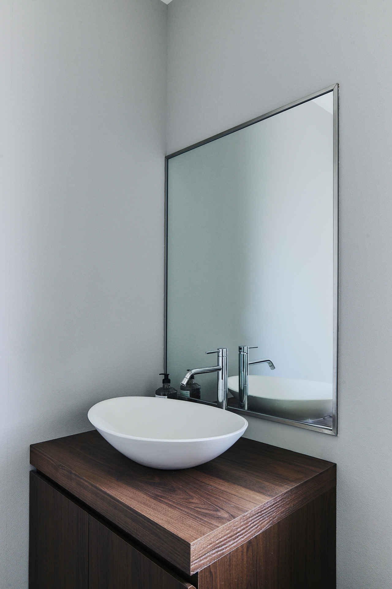 シンプルな洗面