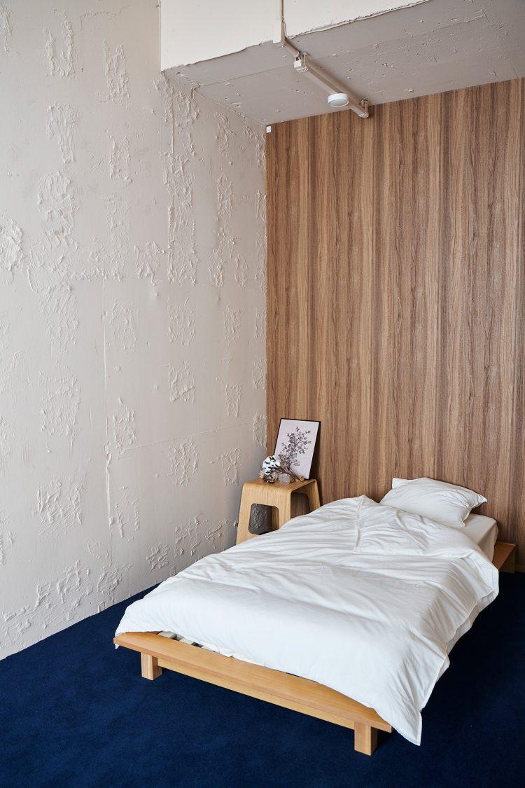 落ち着いた印象のベッドルーム