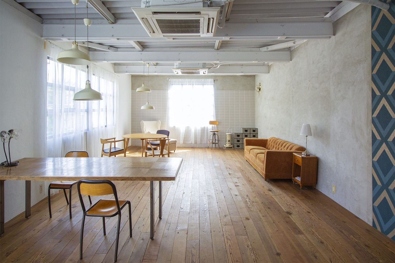 2面採光 天高2.8m / 最大引きじり9m