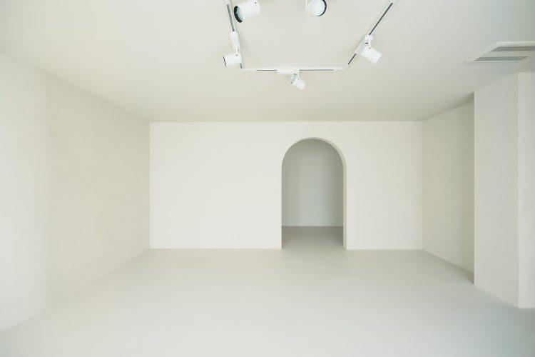 アーチ開口で奥行き感の演出も