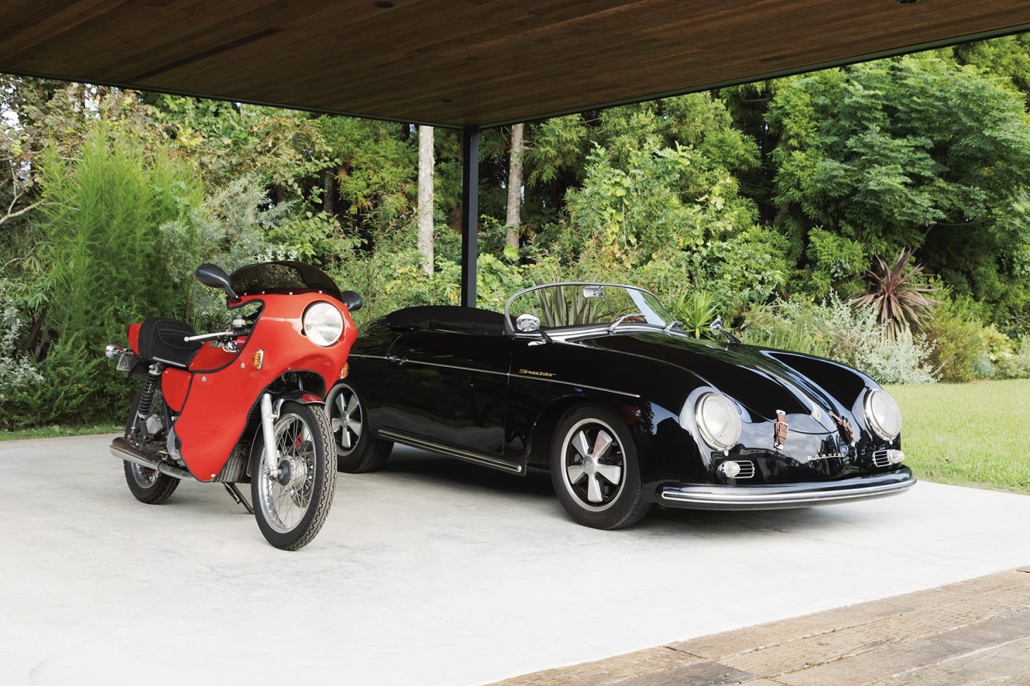 ガレージ / 駐車スペース