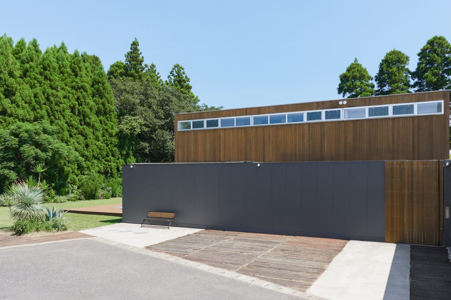 ガレージ / 駐車スペース