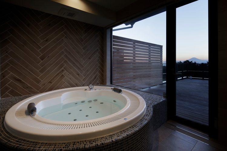 1F 富士山を眺望できるジャグジー