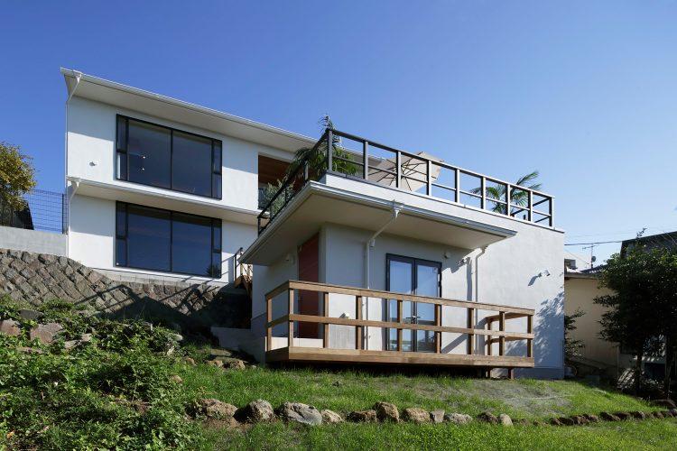 正面以外からも撮影可能な外観