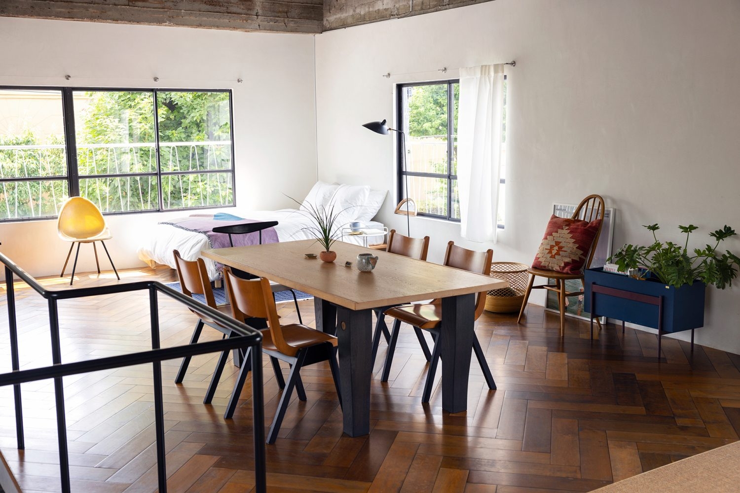 ヘリンボーンのフローリングスペース