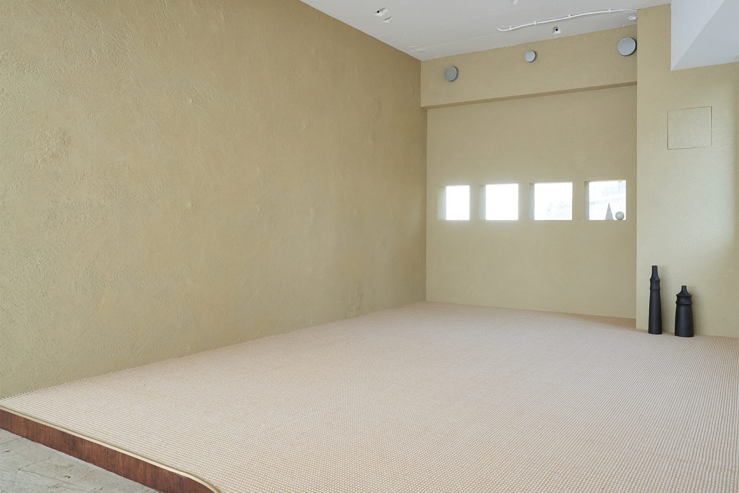 4F 左官壁 / 充分なスペースがあります