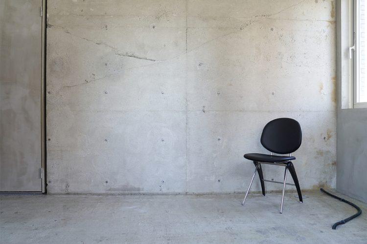 5F 無骨な雰囲気のコンクリート壁