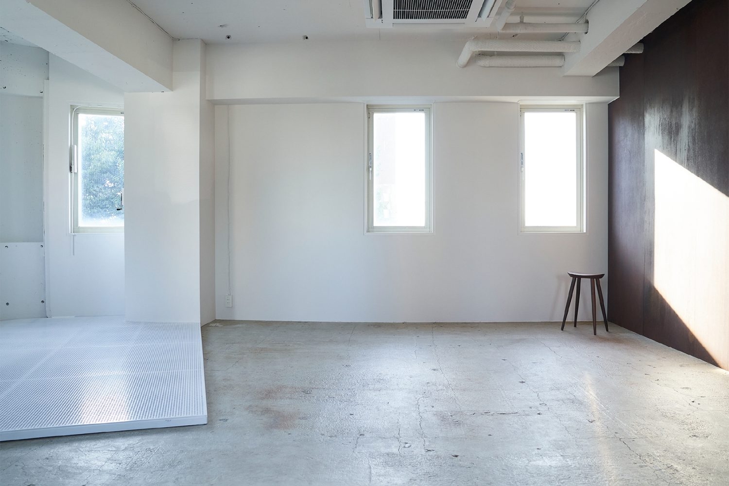 5F コンクリートエリアからフェンス床方面