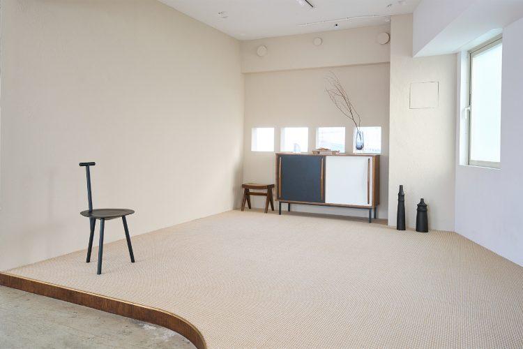 4F ベージュの左官壁 / 土壁ならではの表情があります