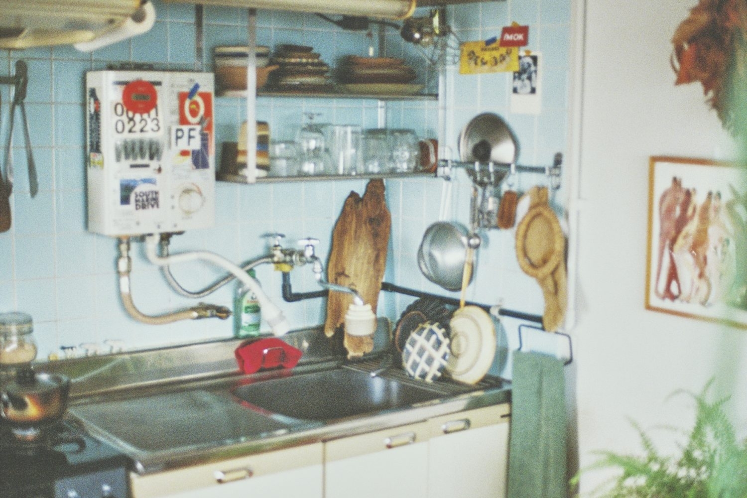 ノスタルジックなキッチンのワンシーン