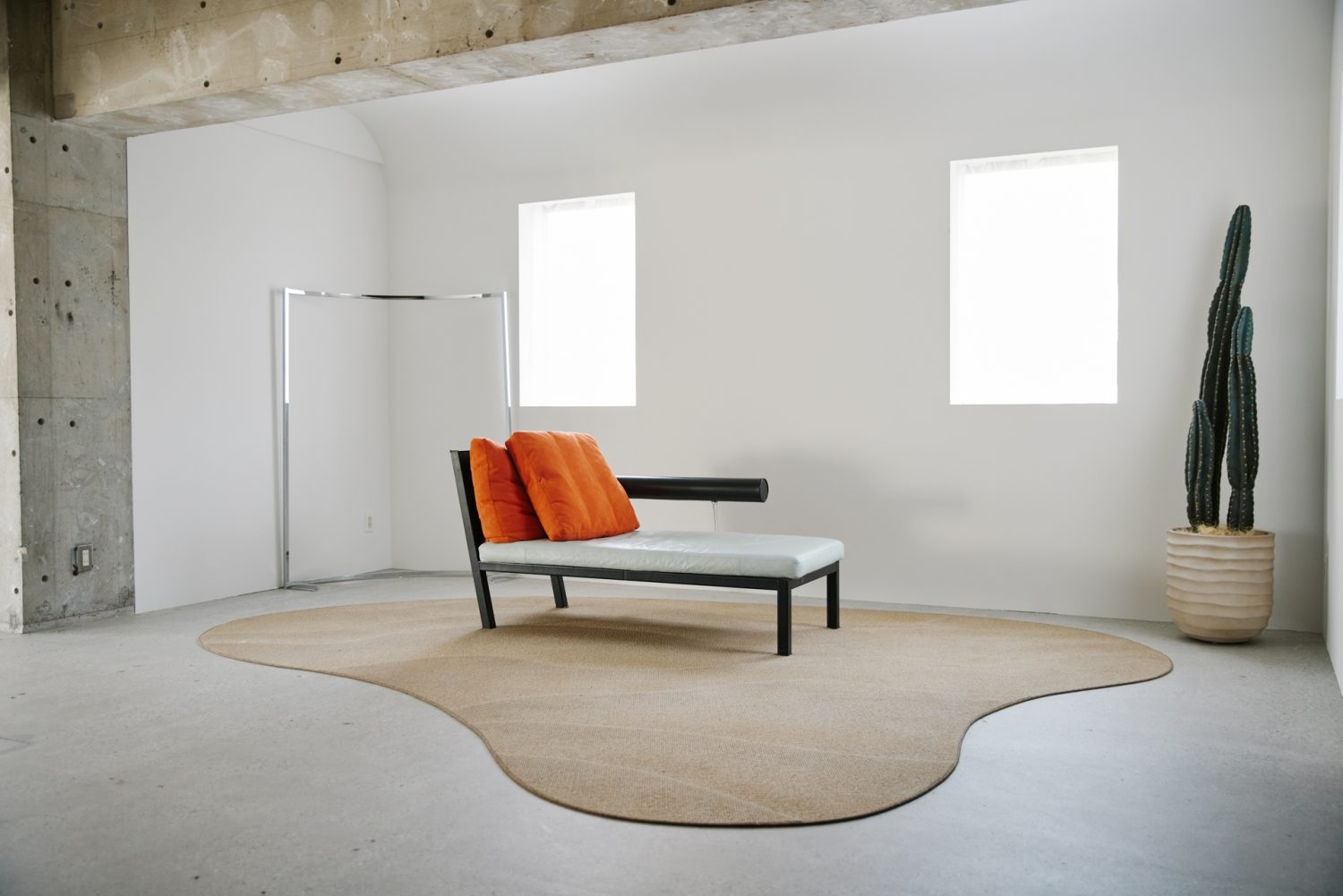 ヴィンテージソファとオリジナルのカーペット