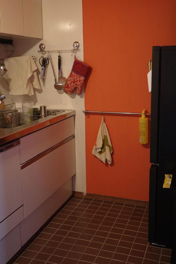 room1 / キッチン内もオレンジカラー