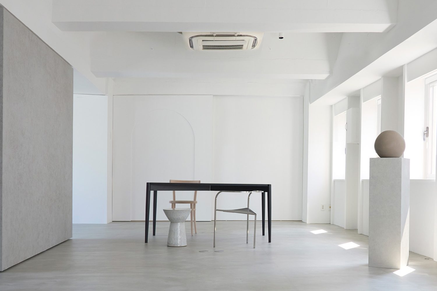 ミニマルなデザインの空間