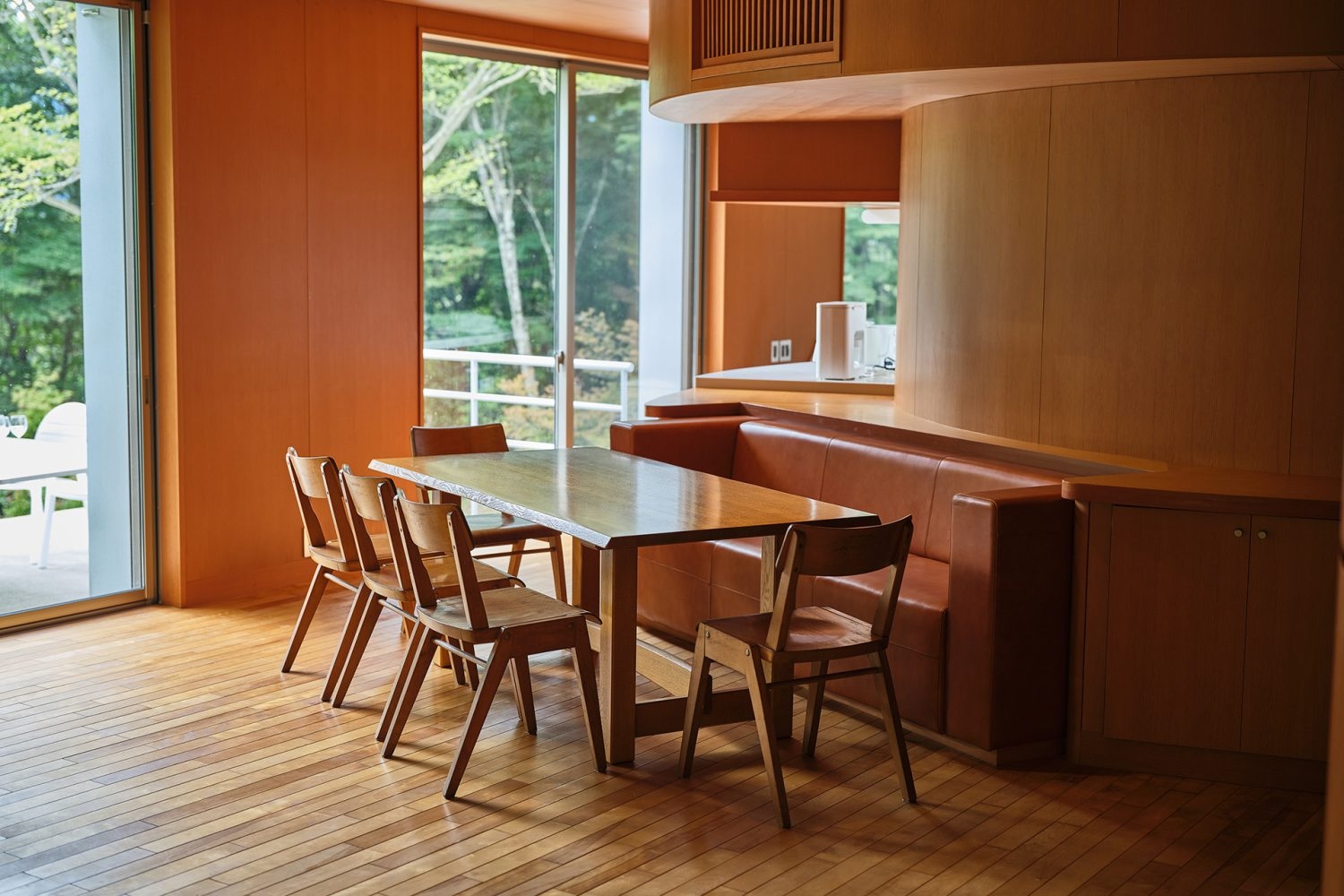 ウッドで統一されたあたたかなダイニング