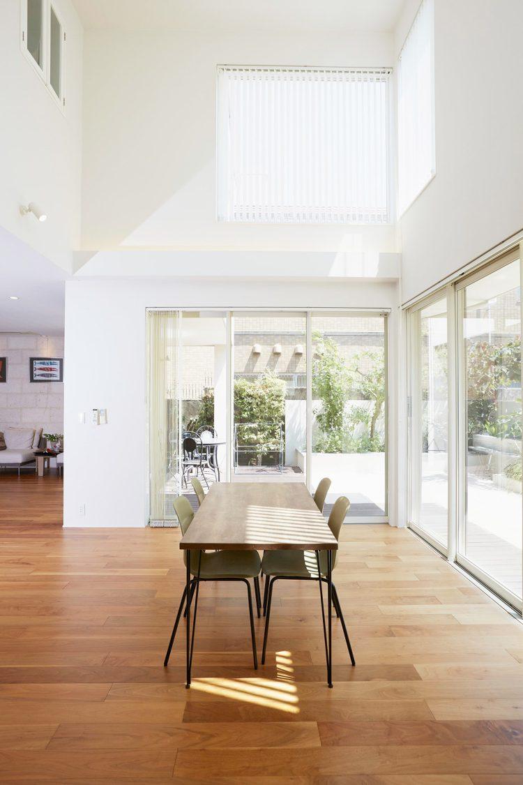 天高5.5mの吹き抜けの空間