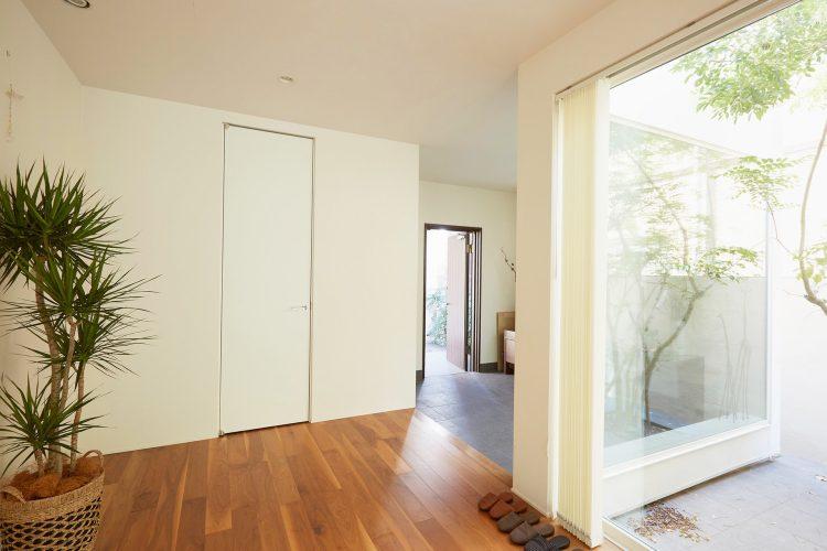 リビングから玄関側