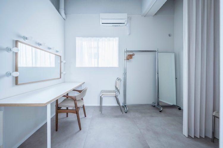 個室のフィッティング・メイクルーム