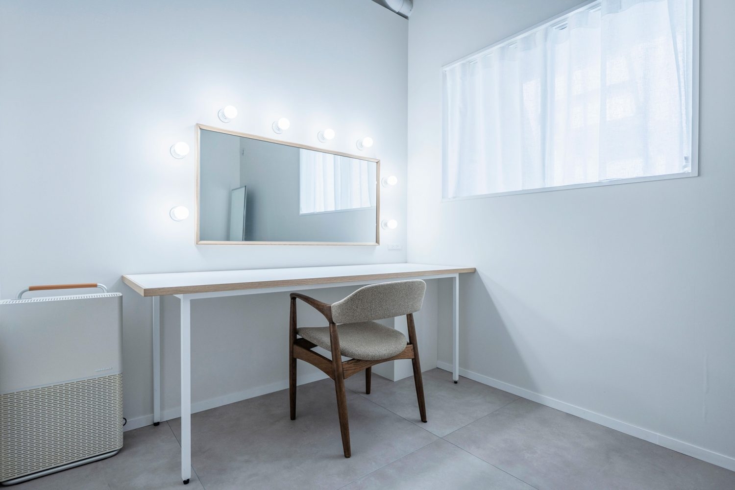 2名利用可能なメイクテーブル