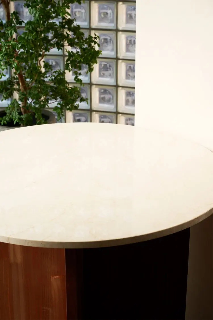 大理石テーブル