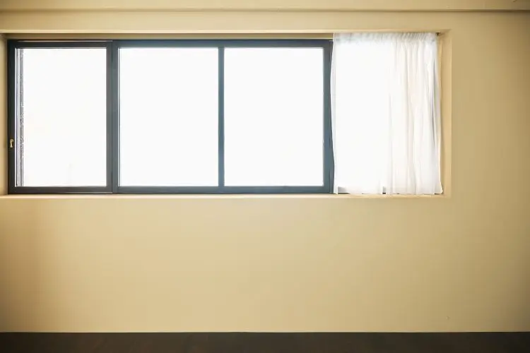 レースカーテンで調光も可能