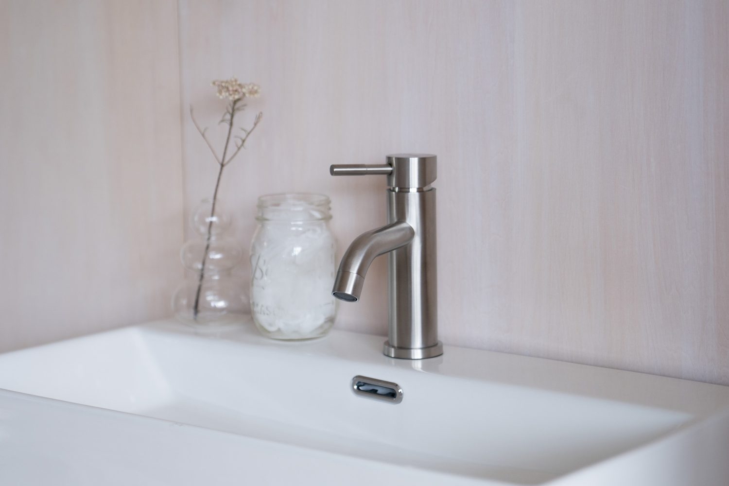 2F 洗面台のバリエーション撮影が可能(水は出ません)