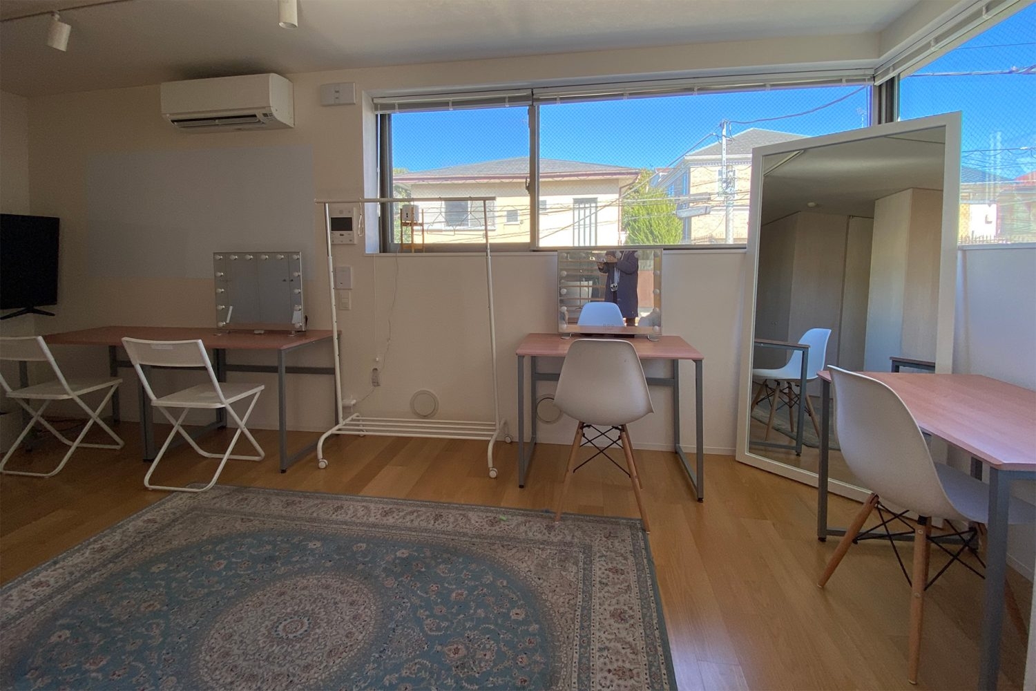 2F 打ち合わせスペースをメイク場所としても