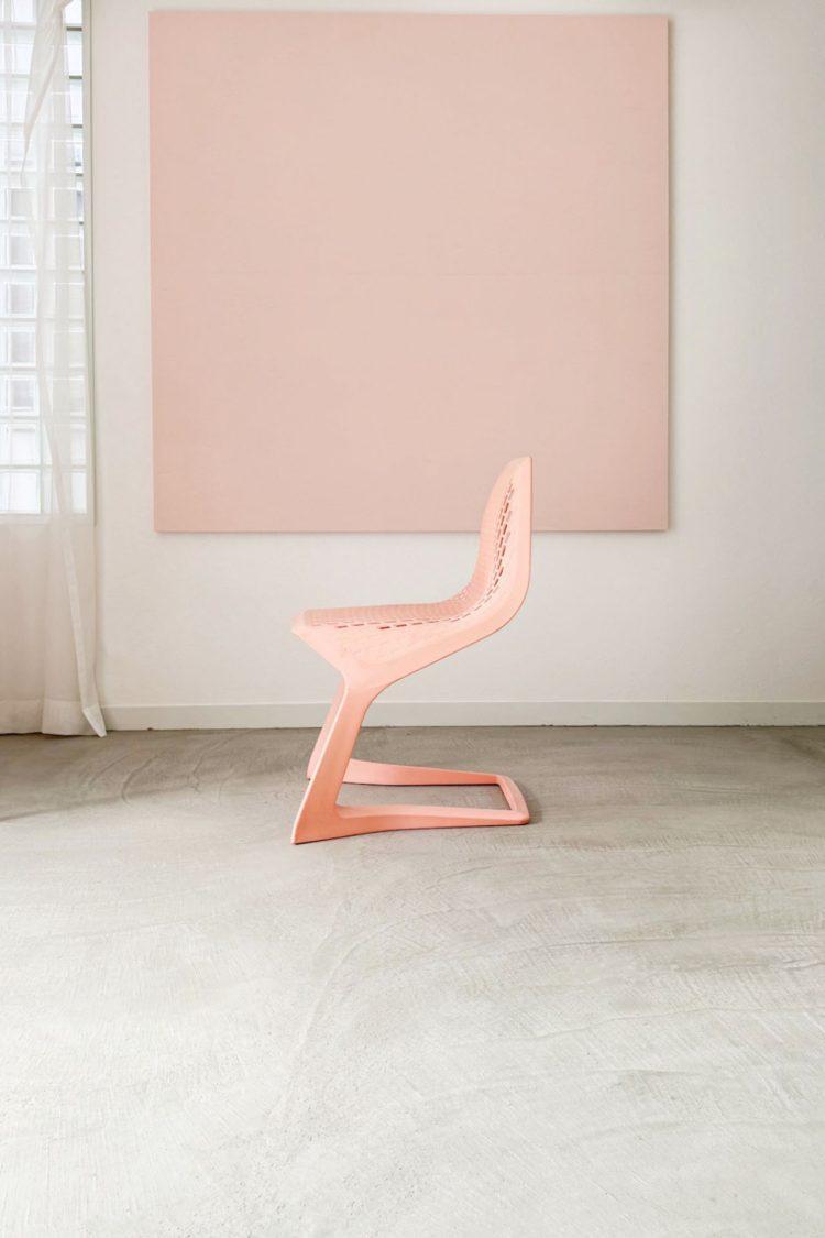 ピンクのアートパネル(移動可)