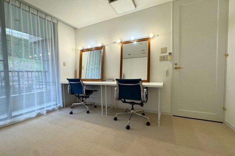 2人同時メイク可能な個室メイクルーム