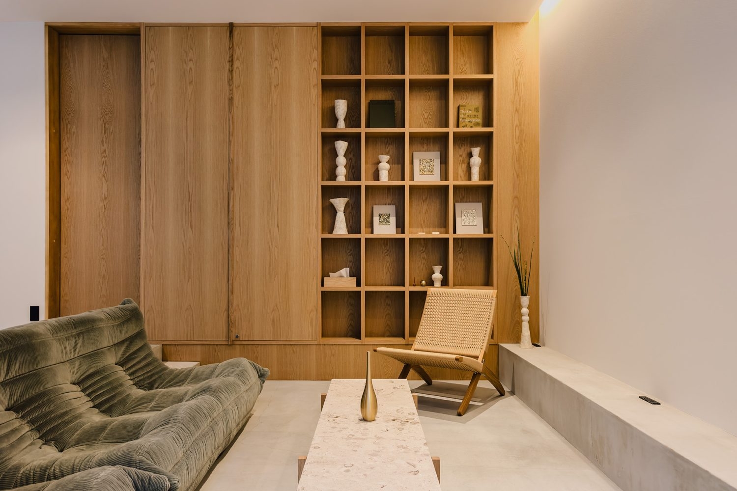 物撮りにも活躍する飾り棚