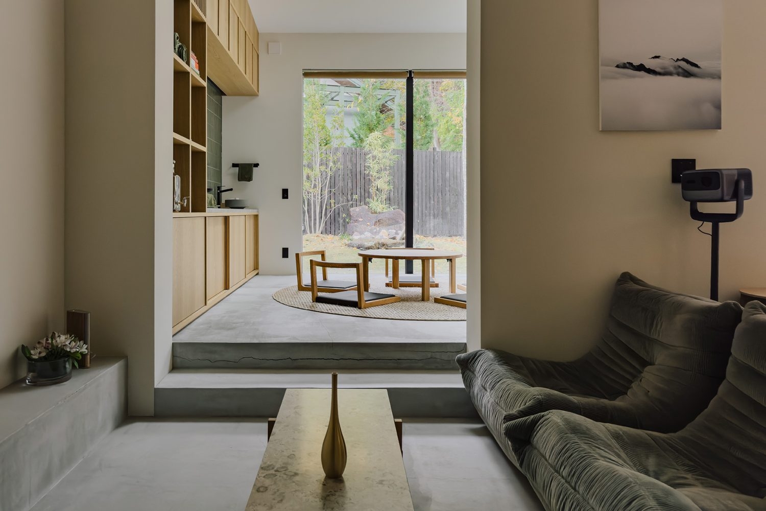 小下がりのリビングから茶室へ