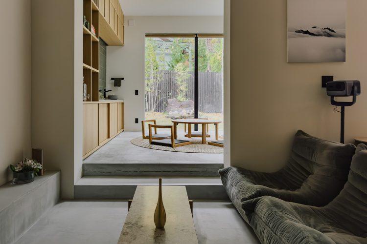 小下がりのリビングから茶室へ