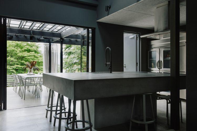 室内からテラスへとシームレスに繋がります