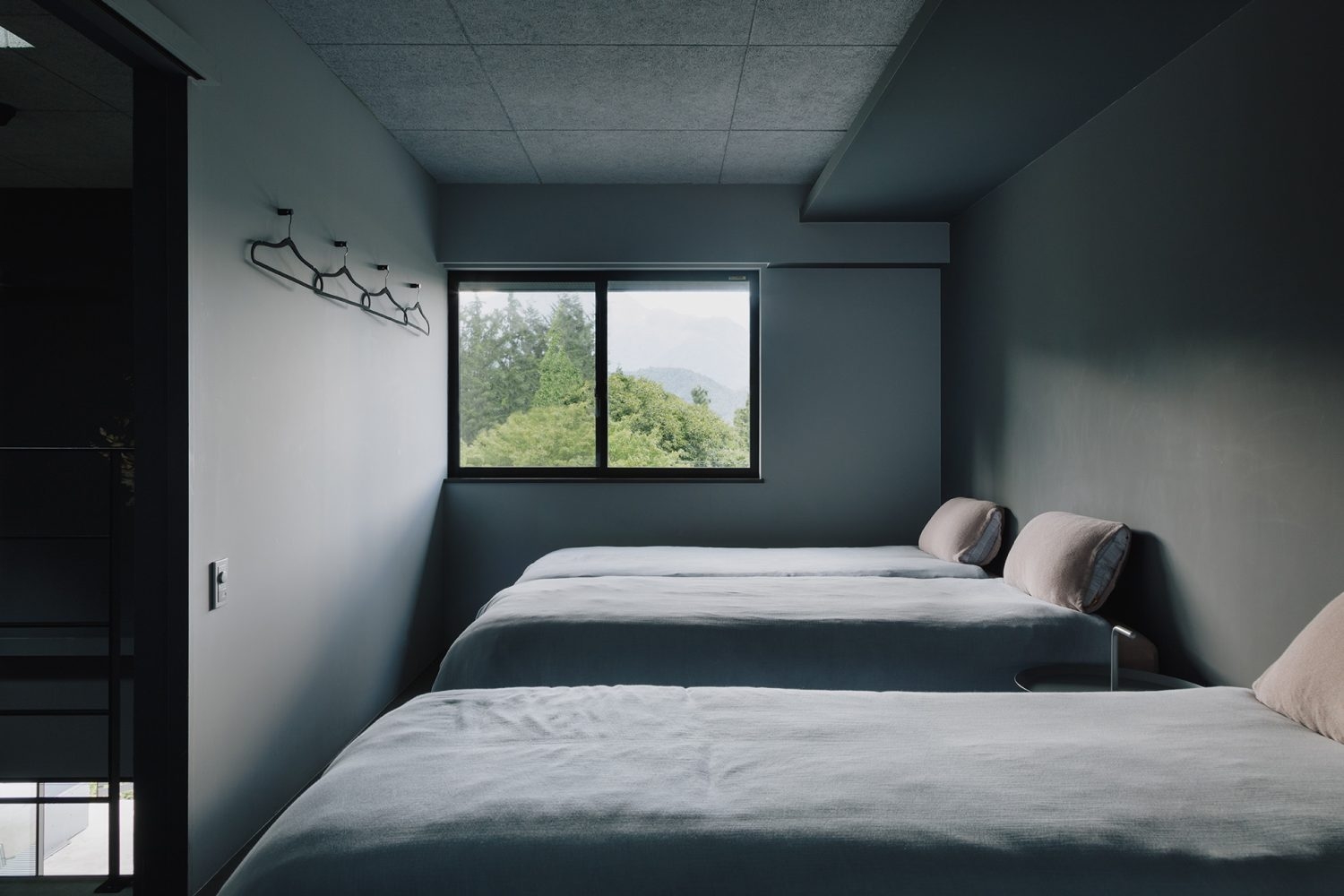 2F 寝室B / シングルベッド4床