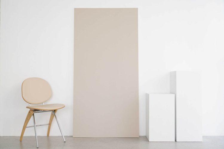 白い角台は物撮りやスツールにも