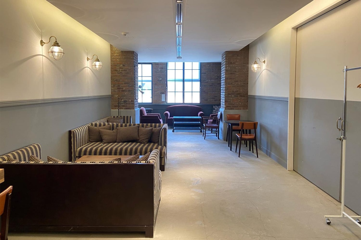 オプション:控室(ROOM2)