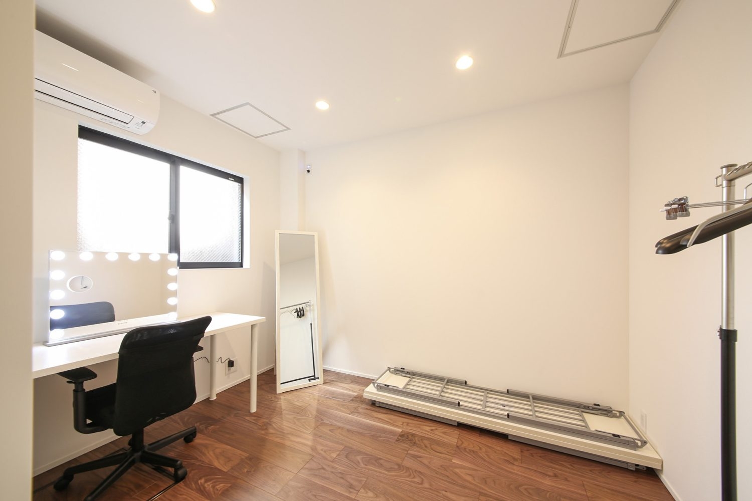 控室は2部屋完備