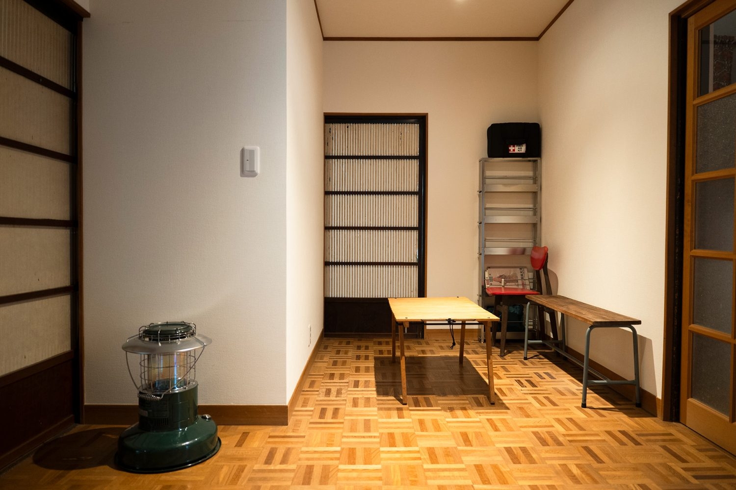 パーケットフローリングの洋室2