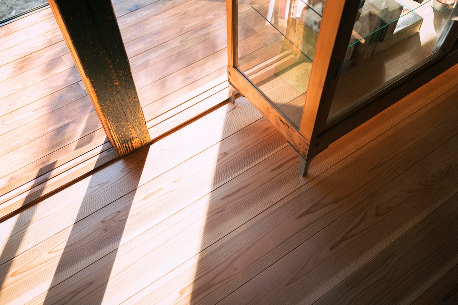 木のぬくもりを感じるフローリング